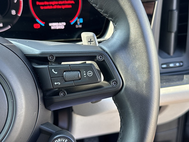Porsche Cayenne 2025'75 V6 E-Hybrid Black Edition | Pan Roof | BOSE - U9207