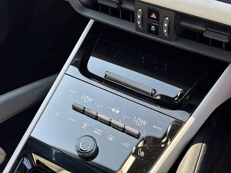 Porsche Cayenne 2025'75 V6 E-Hybrid Black Edition | Pan Roof | BOSE - U9207