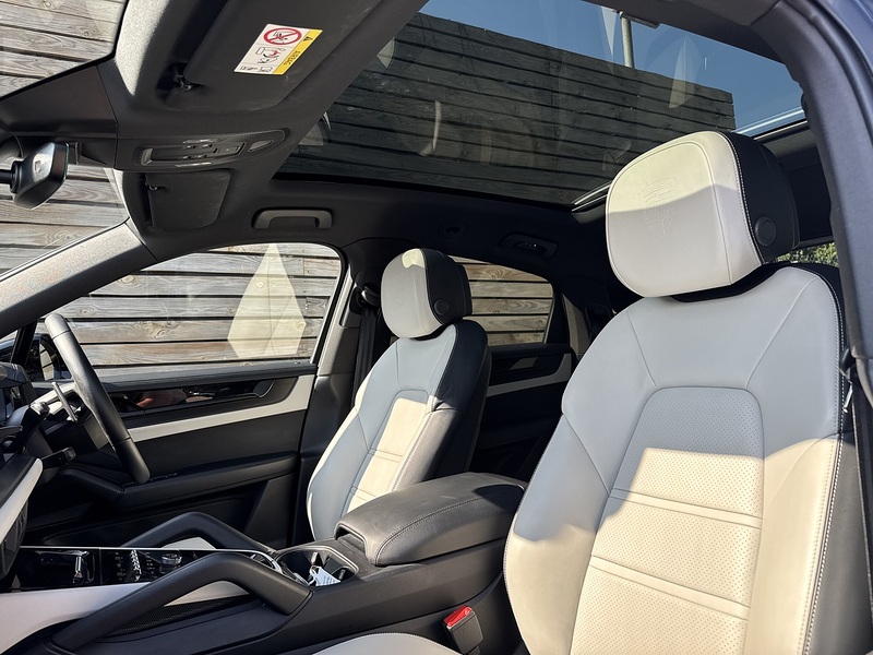 Porsche Cayenne 2025'75 V6 E-Hybrid Black Edition | Pan Roof | BOSE - U9207