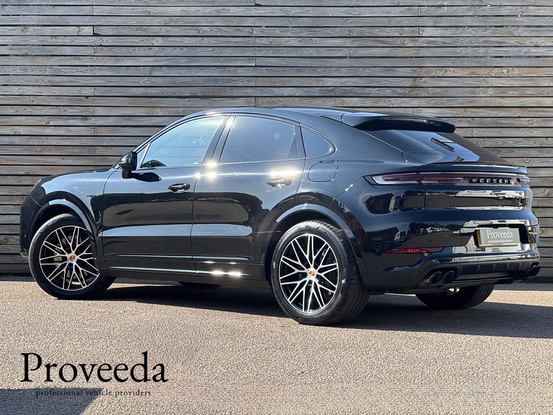 Porsche Cayenne 2025'75 V6 E-Hybrid Black Edition | Pan Roof | BOSE - U9207