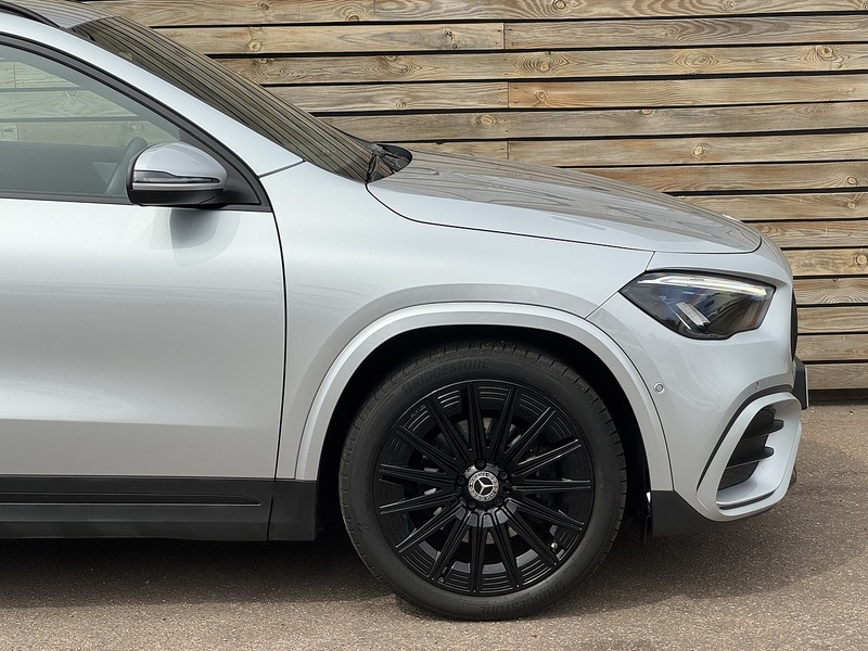 Mercedes-Benz GLA 2025'74 GLA200h MHEV AMG Line | Premium Pack | De Chromed - U9210