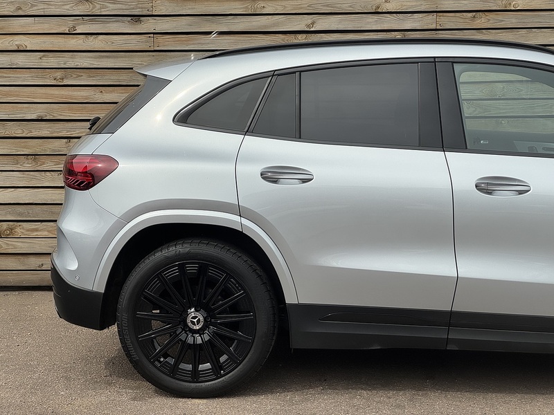 Mercedes-Benz GLA 2025'74 GLA200h MHEV AMG Line | Premium Pack | De Chromed - U9210