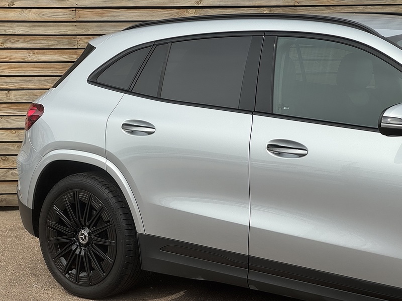 Mercedes-Benz GLA 2025'74 GLA200h MHEV AMG Line | Premium Pack | De Chromed - U9210