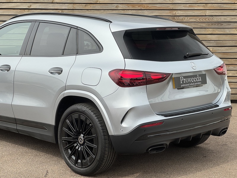 Mercedes-Benz GLA 2025'74 GLA200h MHEV AMG Line | Premium Pack | De Chromed - U9210