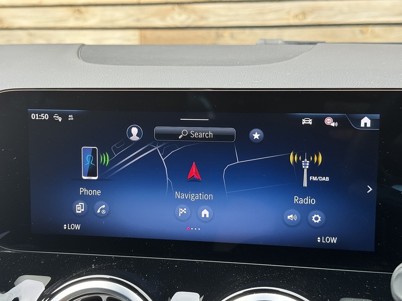 Mercedes-Benz GLA 2025'74 GLA200h MHEV AMG Line | Premium Pack | De Chromed - U9210