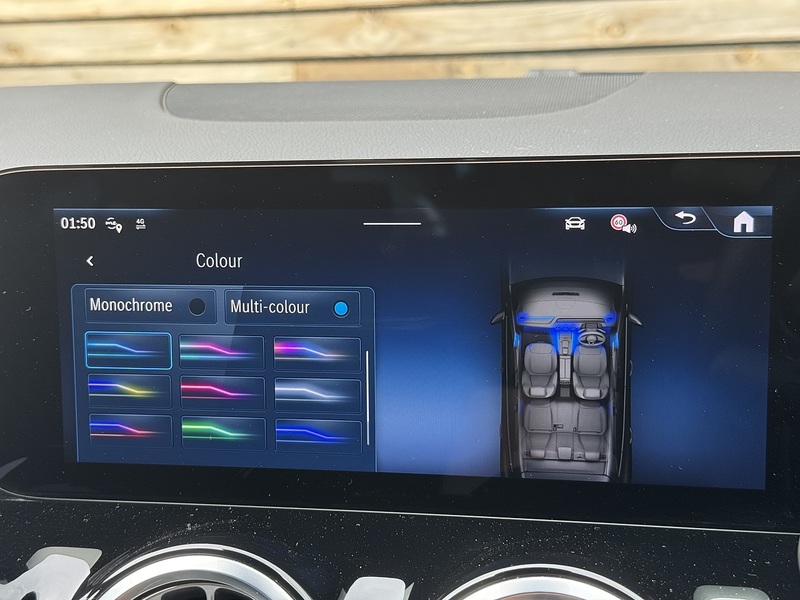 Mercedes-Benz GLA 2025'74 GLA200h MHEV AMG Line | Premium Pack | De Chromed - U9210