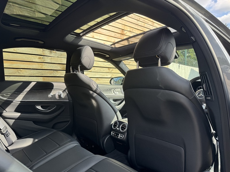 Mercedes-Benz E Class 2021'70 E220d AMG Line Night Edition | Premium Plus | Pan Roof - U9211