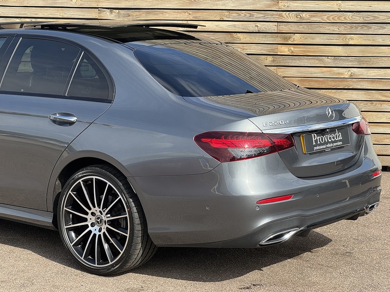 Mercedes-Benz E Class 2021'70 E220d AMG Line Night Edition | Premium Plus | Pan Roof - U9211