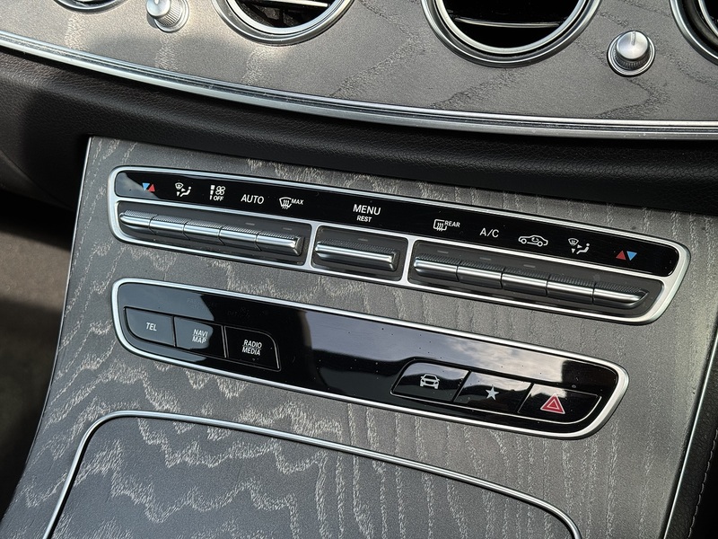 Mercedes-Benz E Class 2021'70 E220d AMG Line Night Edition | Premium Plus | Pan Roof - U9211