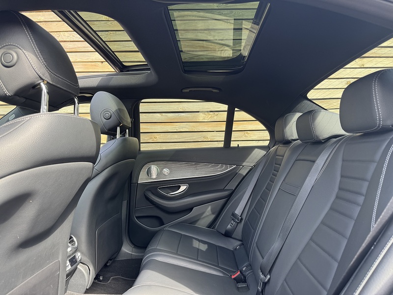 Mercedes-Benz E Class 2021'70 E220d AMG Line Night Edition | Premium Plus | Pan Roof - U9211