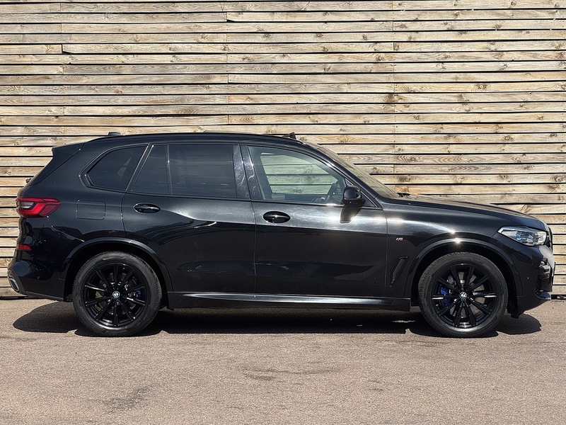 BMW X5 2018'68 40i M Sport | Sky Lounge Pack | Comfort Plus Pack - U9218