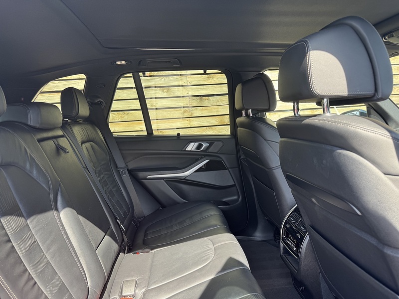 BMW X5 2018'68 40i M Sport | Sky Lounge Pack | Comfort Plus Pack - U9218