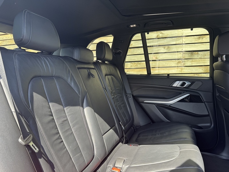 BMW X5 2018'68 40i M Sport | Sky Lounge Pack | Comfort Plus Pack - U9218