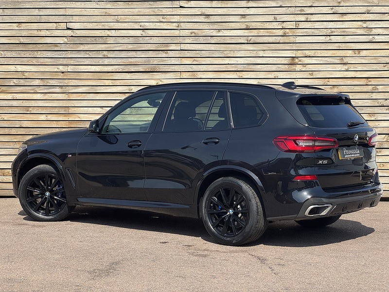 BMW X5 2018'68 40i M Sport | Sky Lounge Pack | Comfort Plus Pack - U9218