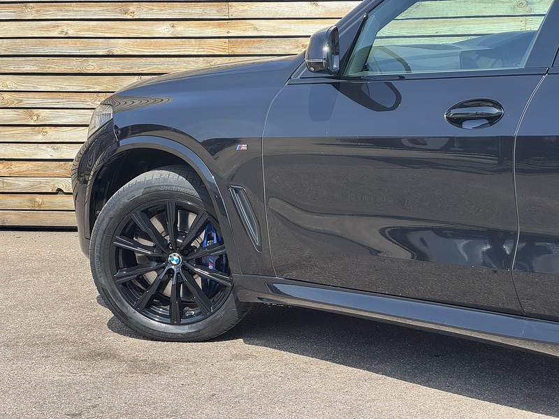 BMW X5 2018'68 40i M Sport | Sky Lounge Pack | Comfort Plus Pack - U9218