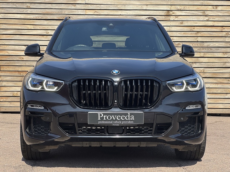 BMW X5 2018'68 40i M Sport | Sky Lounge Pack | Comfort Plus Pack - U9218