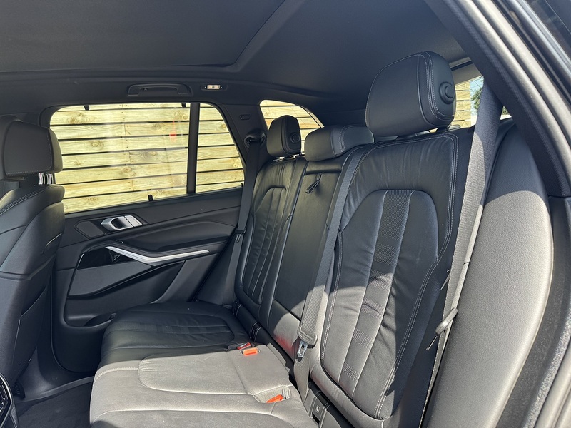 BMW X5 2018'68 40i M Sport | Sky Lounge Pack | Comfort Plus Pack - U9218