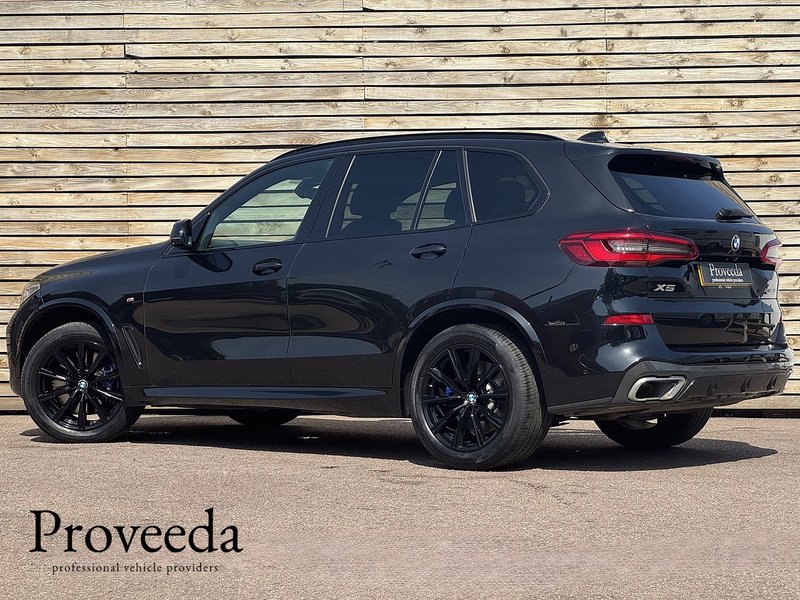 BMW X5 2018'68 40i M Sport | Sky Lounge Pack | Comfort Plus Pack - U9218