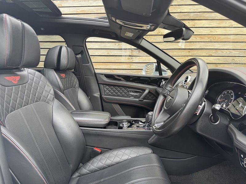 Bentley Bentayga 2017'67 W12 Mulliner | Big Spec | Sports Exhaust - U9228
