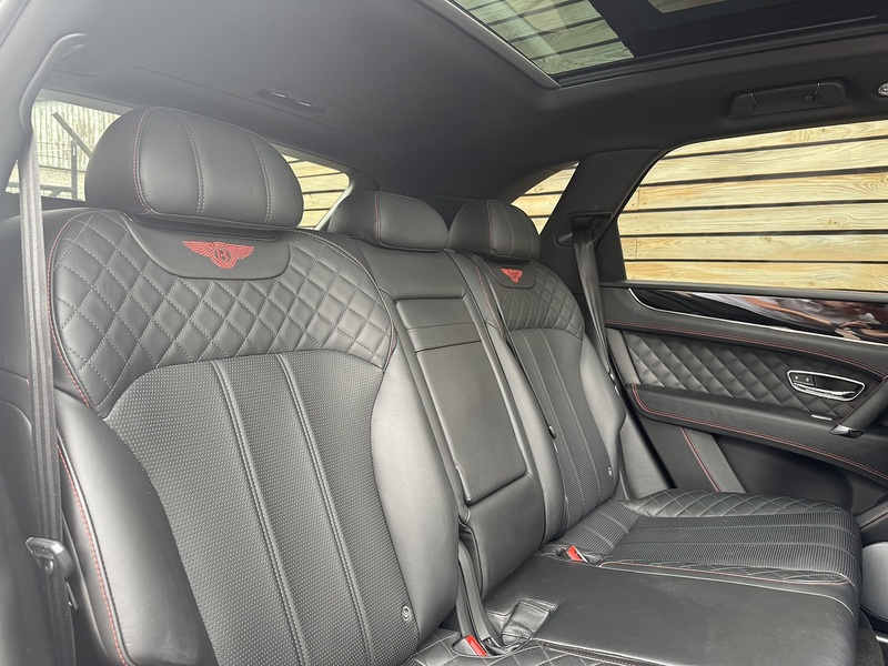 Bentley Bentayga 2017'67 W12 Mulliner | Big Spec | Sports Exhaust - U9228