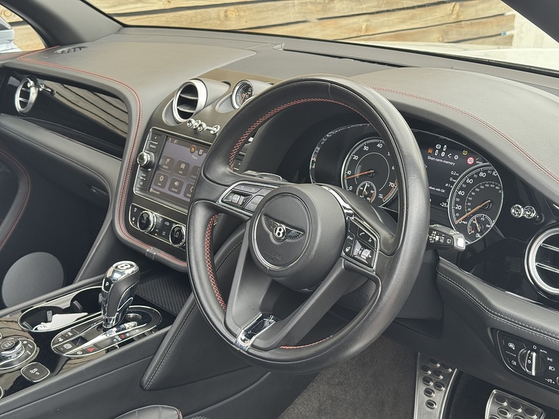 Bentley Bentayga 2017'67 W12 Mulliner | Big Spec | Sports Exhaust - U9228