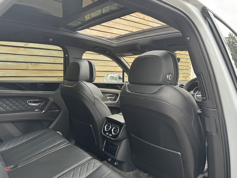 Bentley Bentayga 2017'67 W12 Mulliner | Big Spec | Sports Exhaust - U9228