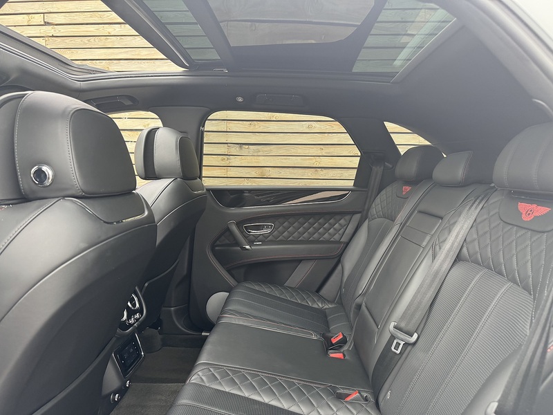 Bentley Bentayga 2017'67 W12 Mulliner | Big Spec | Sports Exhaust - U9228