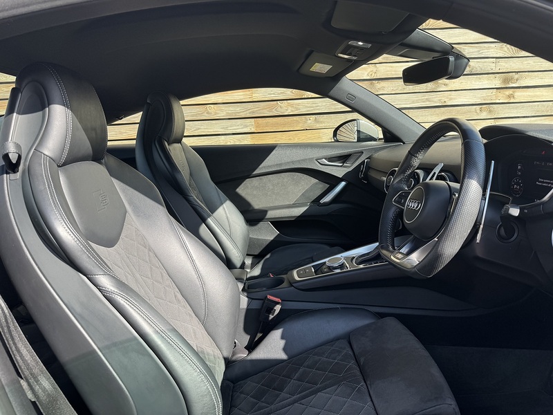 Audi TT 2022'72 TFSI S line | Heated Seats | Chronos Grey - U9241