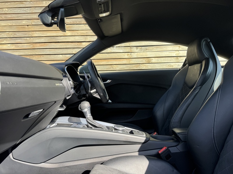 Audi TT 2022'72 TFSI S line | Heated Seats | Chronos Grey - U9241