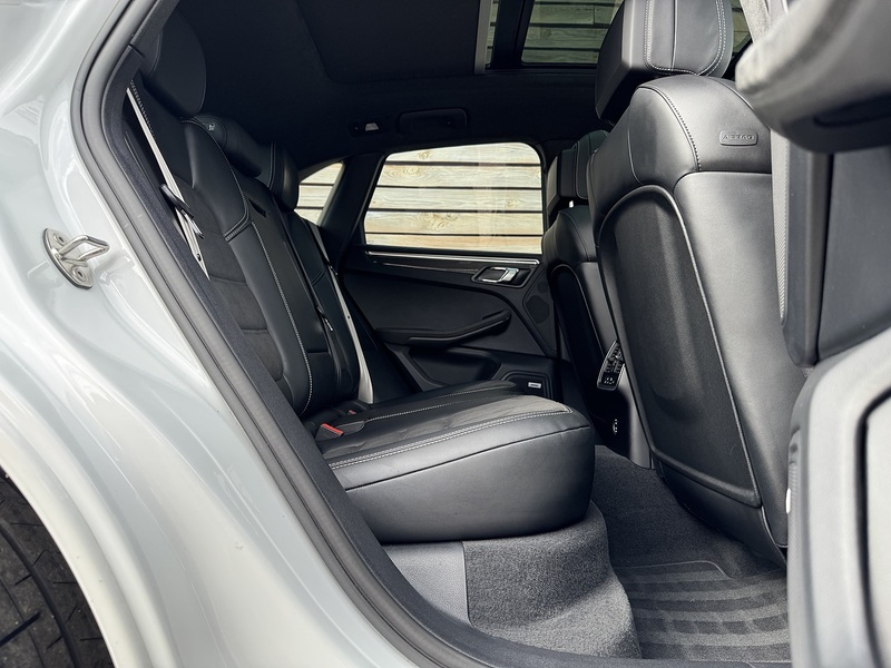 Porsche Macan 2023'23 T V6 GTS | £18k Options | Pan Roof - U9242