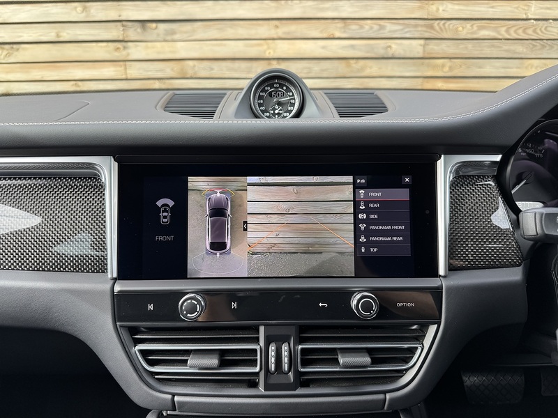 Porsche Macan 2023'23 T V6 GTS | £18k Options | Pan Roof - U9242
