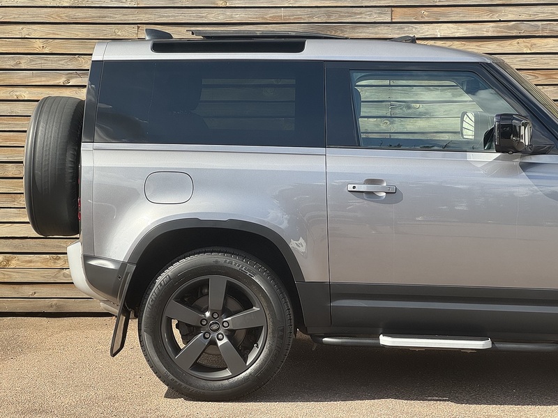 Land Rover Defender 90 2022'22 D250 MHEV HSE | Pan Roof | Side Steps - U9258