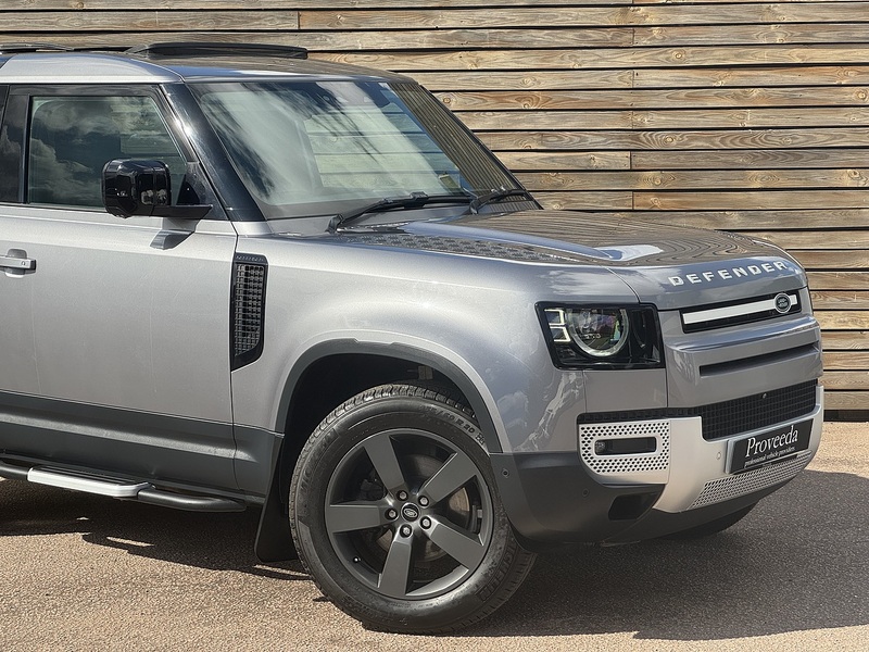 Land Rover Defender 90 2022'22 D250 MHEV HSE | Pan Roof | Side Steps - U9258