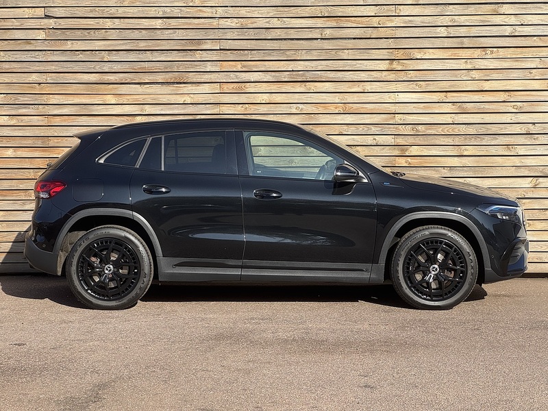 Mercedes-Benz EQA 2021'71 EQA 250 AMG Line | PANO SUNROOF | DE-CHROMED | EV - U9266