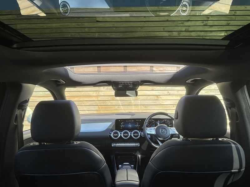 Mercedes-Benz EQA 2021'71 EQA 250 AMG Line | PANO SUNROOF | DE-CHROMED | EV - U9266