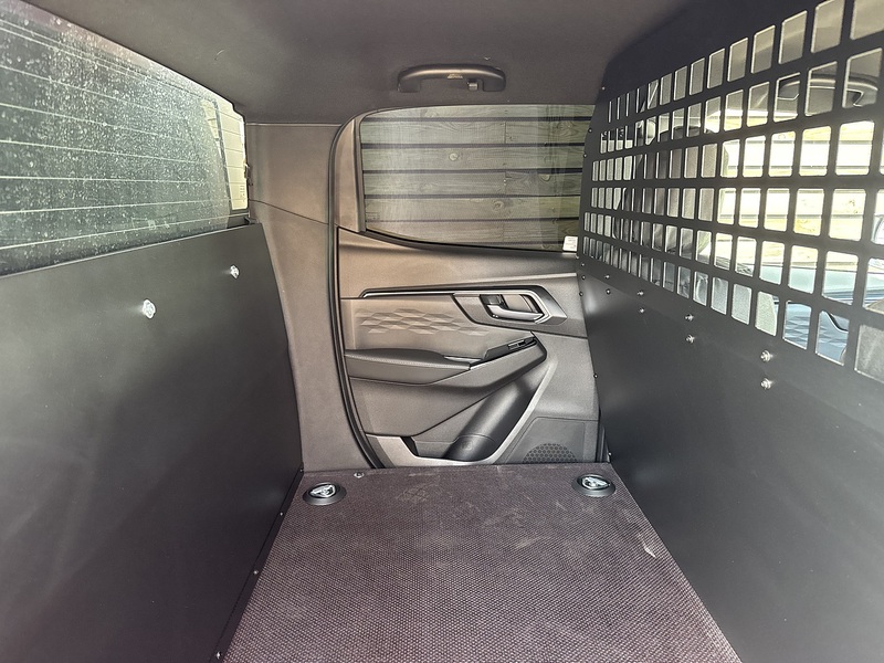Isuzu D-Max TD V-Cross Commercial - U9275