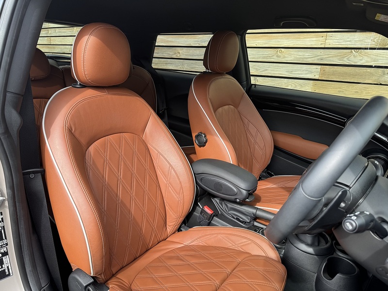 MINI Hatch 2022'72 Cooper S Exclusive | Mini Yours Individual spec - U9276