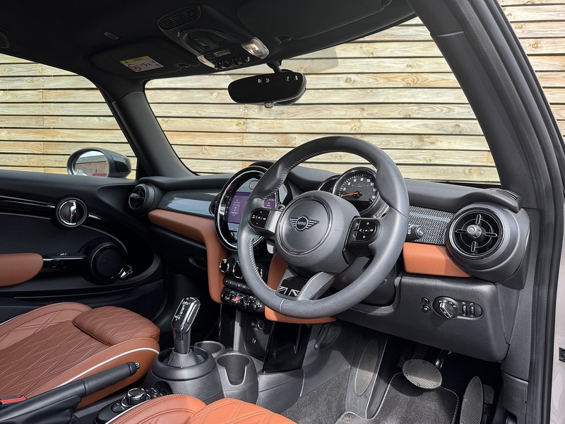 MINI Hatch 2022'72 Cooper S Exclusive | Mini Yours Individual spec - U9276