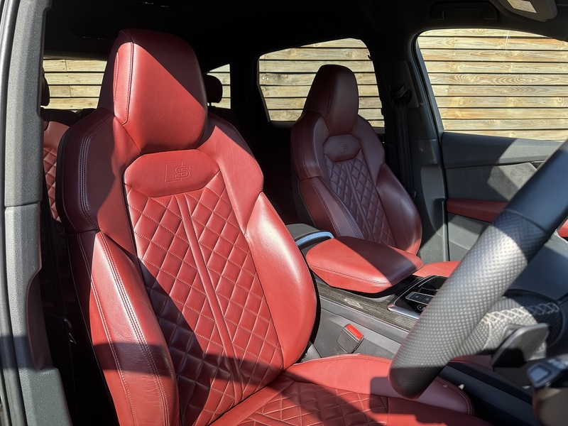 Audi SQ7 2022'22 TFSI V8 Black Edition | High spec | 22" Alloys | B&O sound system | Red leather - U9282