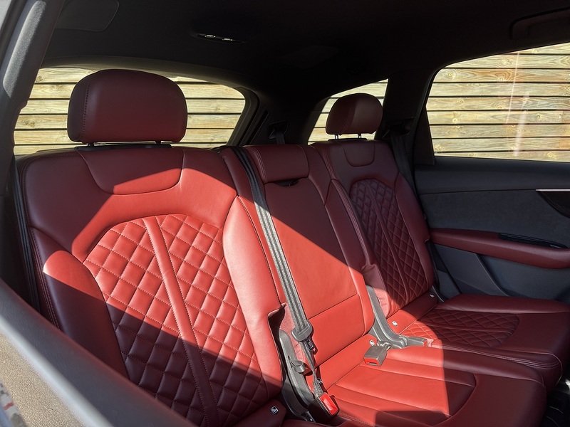 Audi SQ7 2022'22 TFSI V8 Black Edition | High spec | 22" Alloys | B&O sound system | Red leather - U9282
