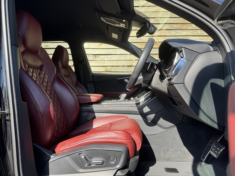 Audi SQ7 2022'22 TFSI V8 Black Edition | High spec | 22" Alloys | B&O sound system | Red leather - U9282