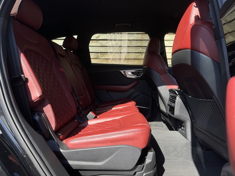 Audi SQ7 2022'22 TFSI V8 Black Edition | High spec | 22" Alloys | B&O sound system | Red leather - U9282