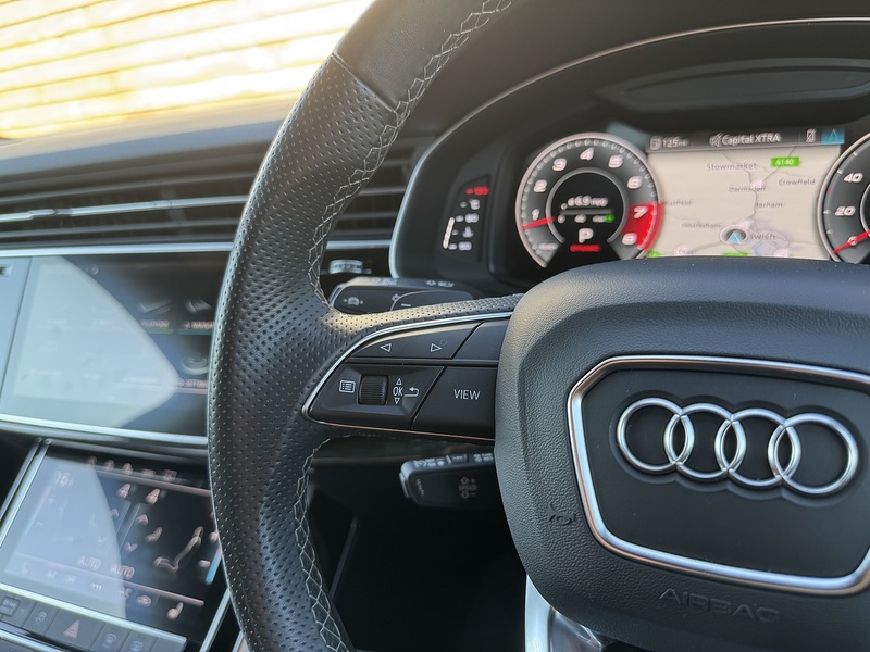 Audi SQ7 2022'22 TFSI V8 Black Edition | High spec | 22" Alloys | B&O sound system | Red leather - U9282
