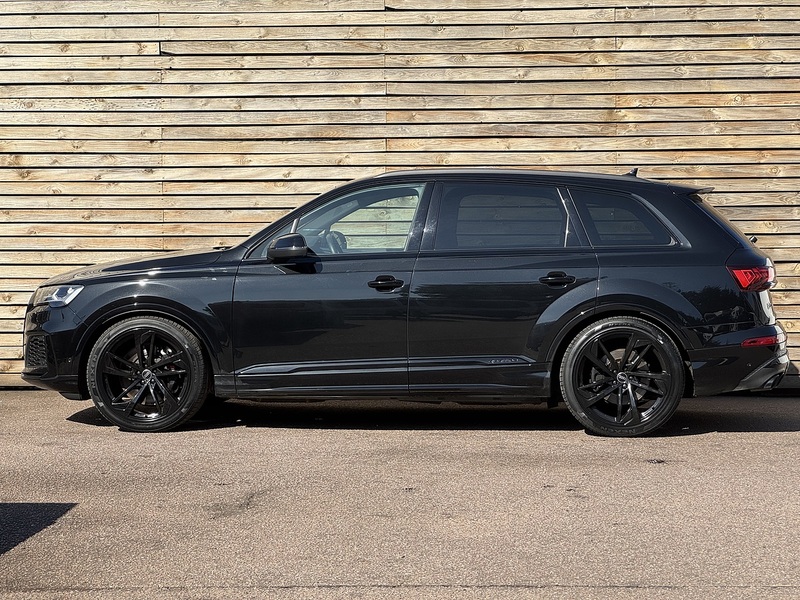 Audi SQ7 2022'22 TFSI V8 Black Edition | High spec | 22" Alloys | B&O sound system | Red leather - U9282