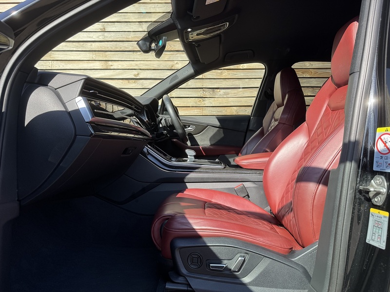 Audi SQ7 2022'22 TFSI V8 Black Edition | High spec | 22" Alloys | B&O sound system | Red leather - U9282