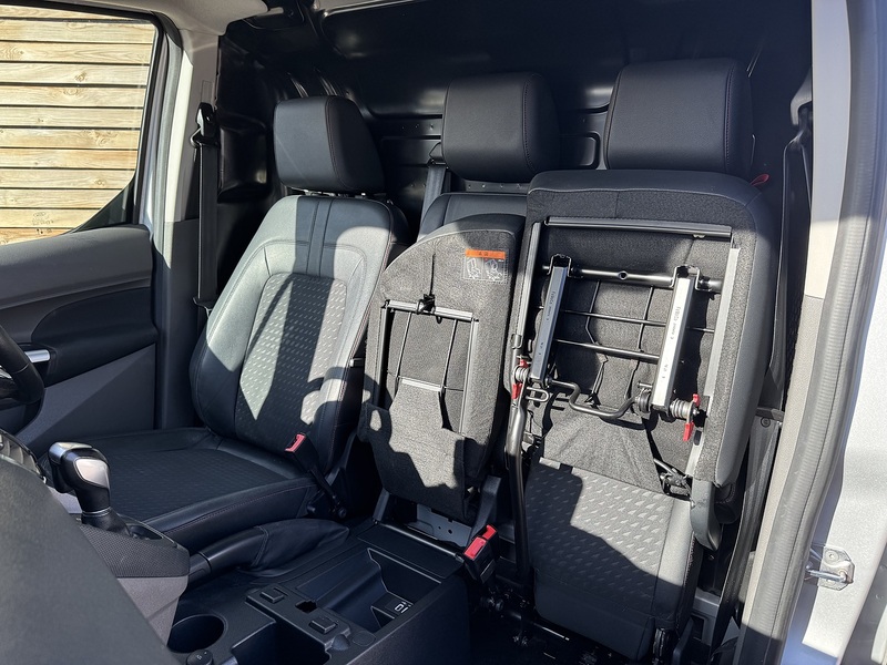 Ford Transit Connect 202'22 250 EcoBlue Sport | Very clean Van | Automatic | Ready to go! - U9283