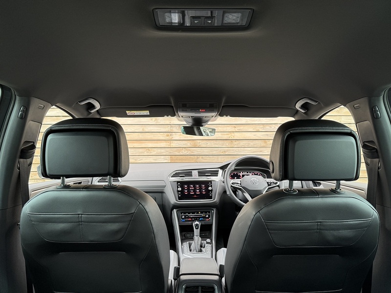 Volkswagen Tiguan 2023'23 TDI R-Line | Effieient engine | Great colour - U9285