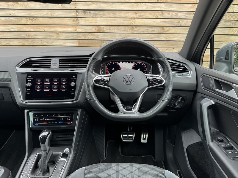 Volkswagen Tiguan 2023'23 TDI R-Line | Effieient engine | Great colour - U9285
