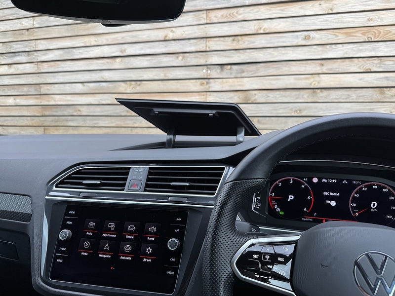 Volkswagen Tiguan 2023'23 TDI R-Line | Effieient engine | Great colour - U9285