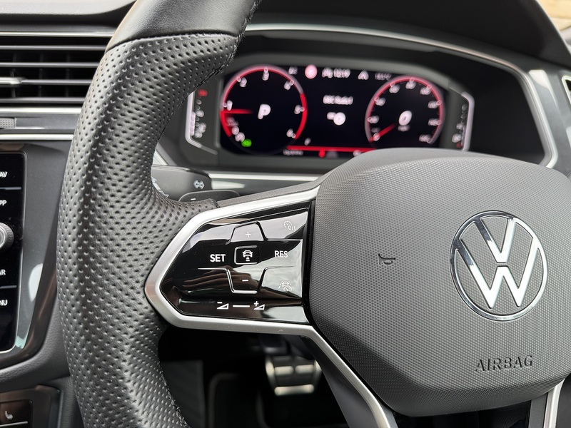 Volkswagen Tiguan 2023'23 TDI R-Line | Effieient engine | Great colour - U9285